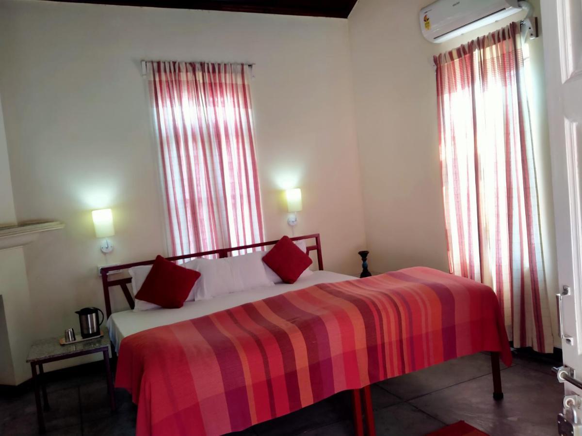 Naurang Yatri Niwas Hotel Garli Exterior foto
