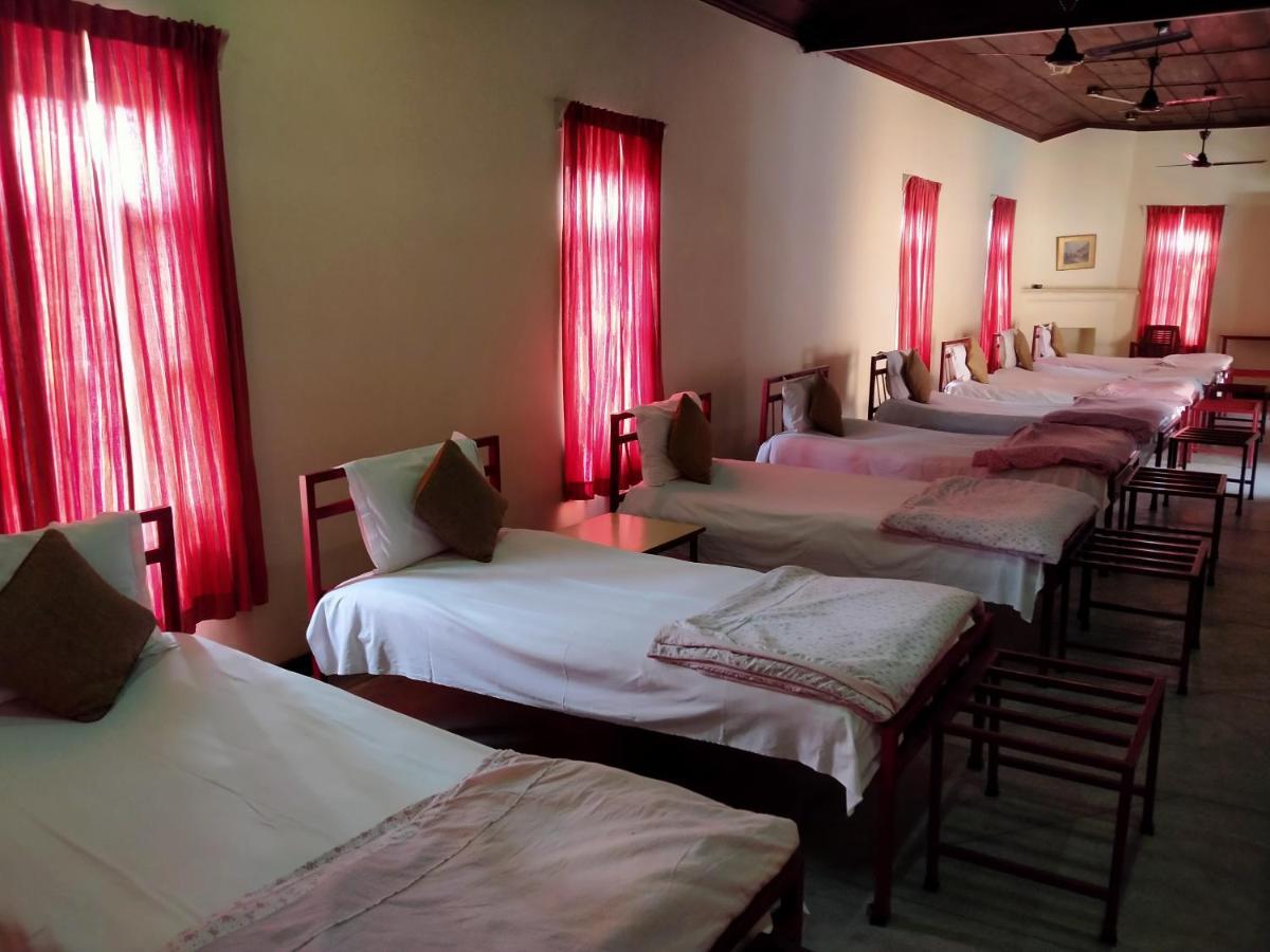 Naurang Yatri Niwas Hotel Garli Exterior foto