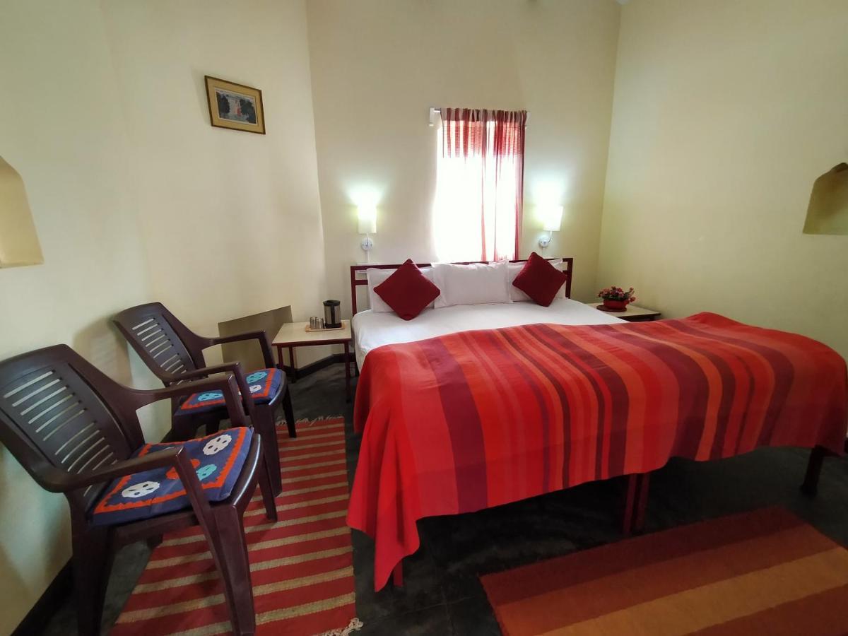 Naurang Yatri Niwas Hotel Garli Exterior foto