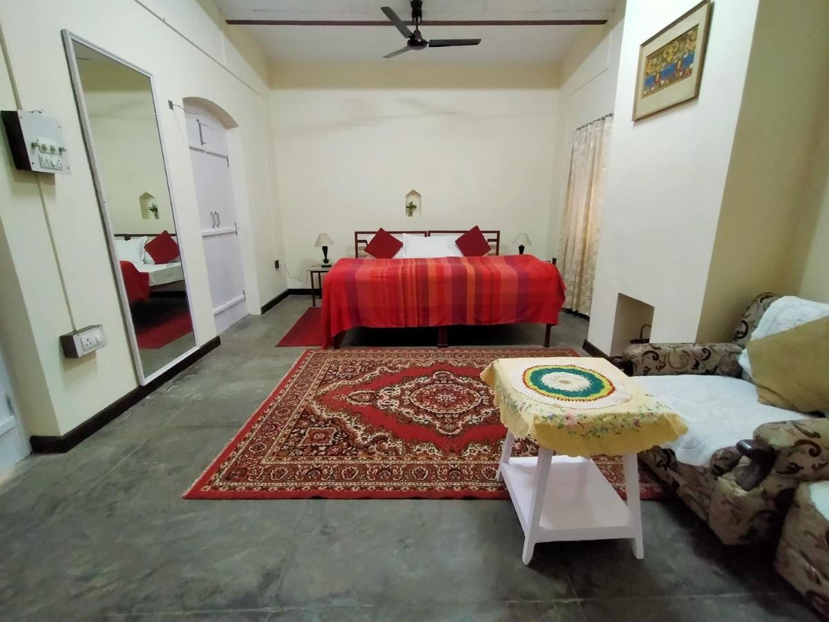 Naurang Yatri Niwas Hotel Garli Exterior foto