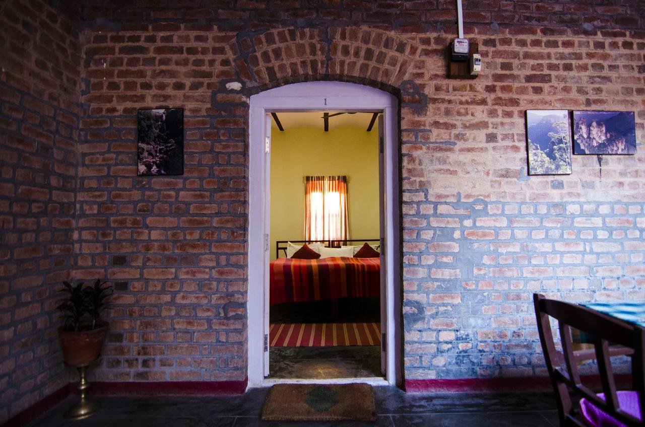 Naurang Yatri Niwas Hotel Garli Exterior foto